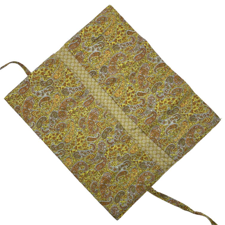 Daisy Pindeetui i Kokka Paisley/Yellow Åben