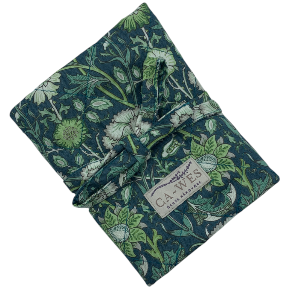 Daisy Pindeetui - William Morris Pink & Rose/ Marine