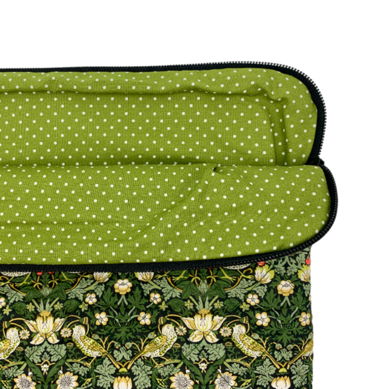 Kamille Sleeve i Strawberry thief mini/Dark Green