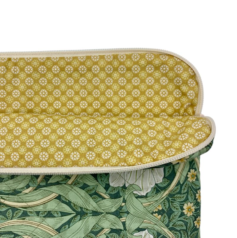 Kamille Computer Sleeve - William Morris Pimpernel/Olive