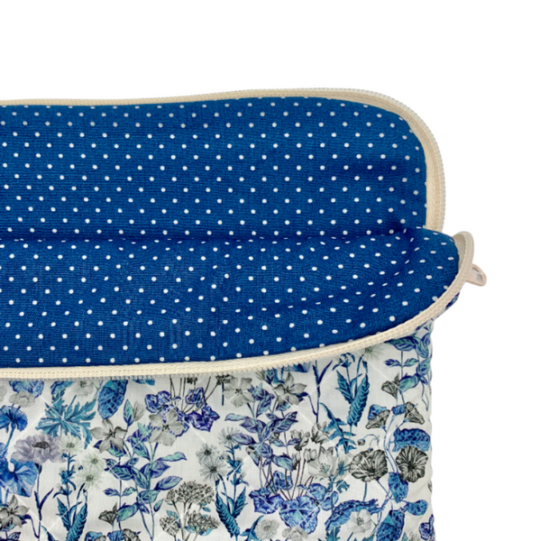 Kamille Sleeve i Liberty Poets Meadow/Blue
