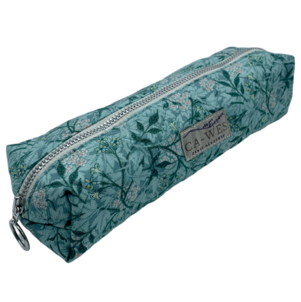 Valmue Penalhus i William Morris Jasmin Blossom/ Aqua Skråtop