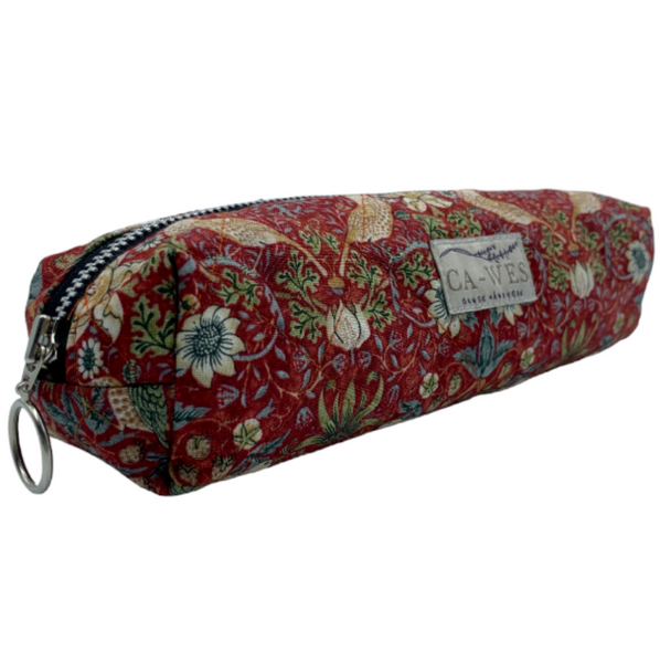 Valmue Penalhus i William Morris Strawberry Thief Mini/ Red Skrå
